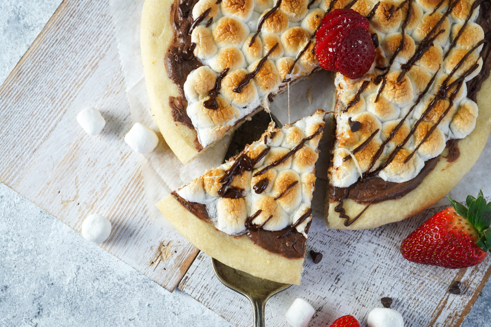 CINNAMON-SUGAR SUMMERTIME S'MORES PIZZA DESSERT!